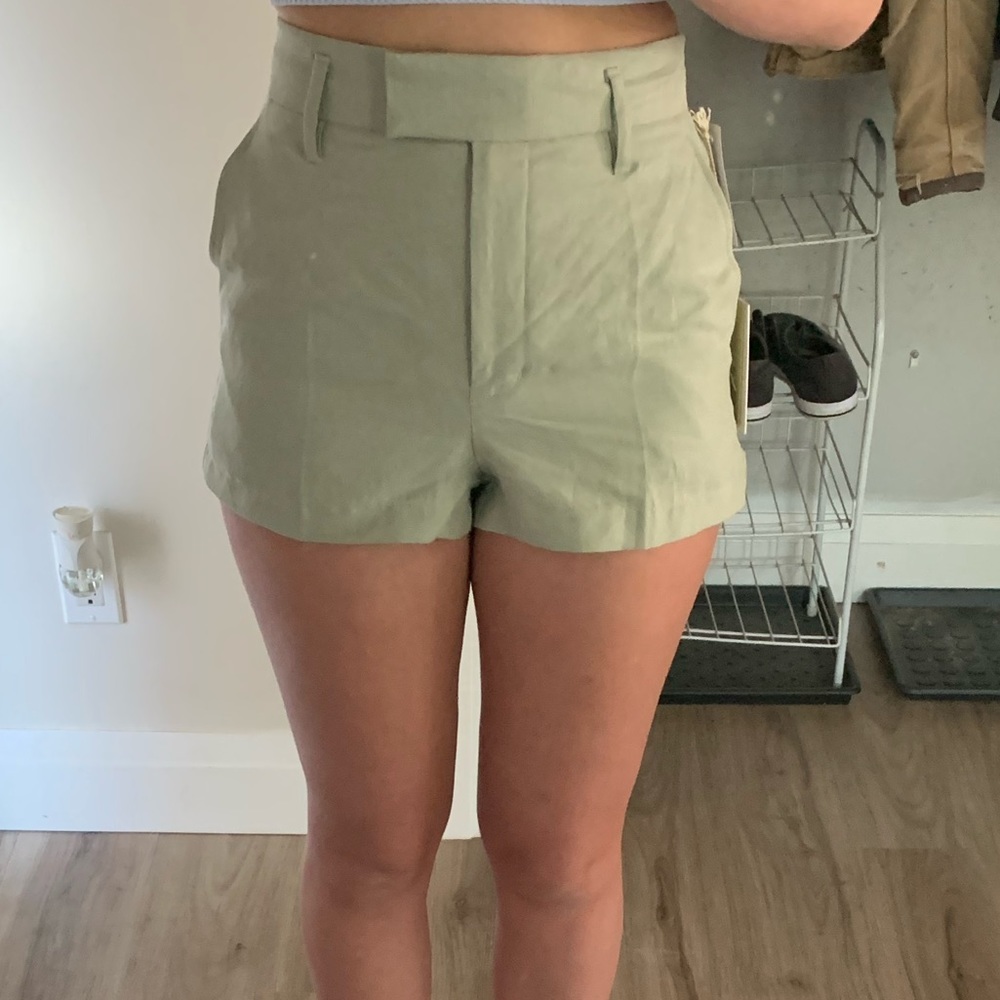 Aritzia Wilfred Shorts
